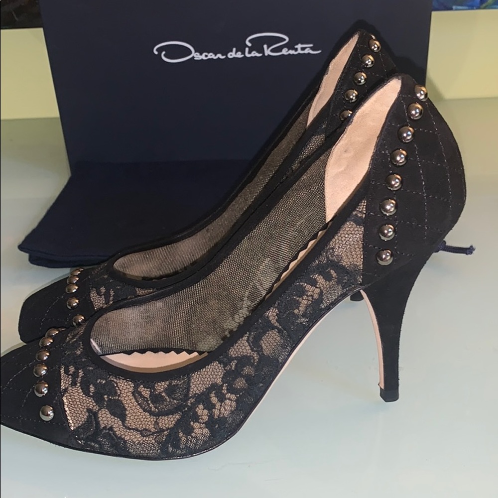 Oscar de la Renta Black Lace & Suede Pumps w/Studs - Picture 4 of 10
